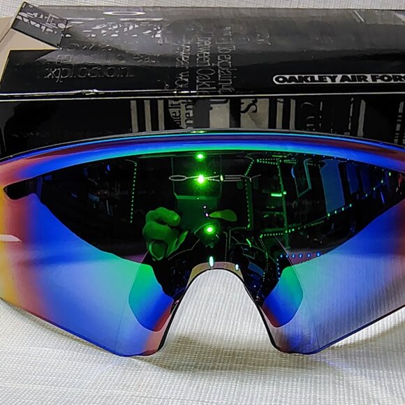 OAKLEY AIR FORCE - WRAP AROUNDS- BRAND NEW- REG $175! - Picture 1 of 10